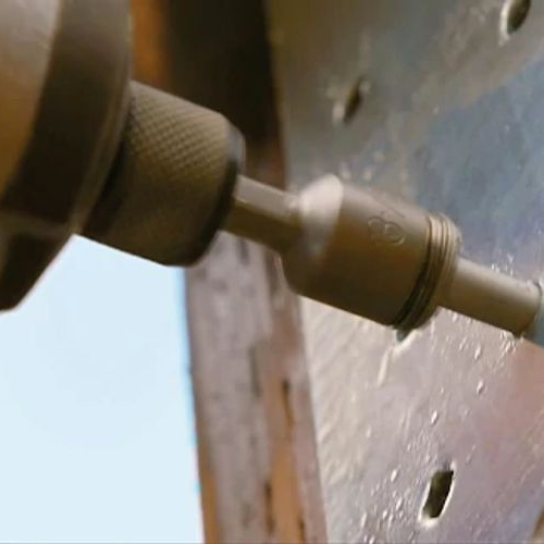 sol-deckcenter-deckseason-fastener-connection.png