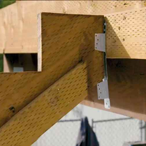 sol-deckcenter-deckseason-stair-stinger.png